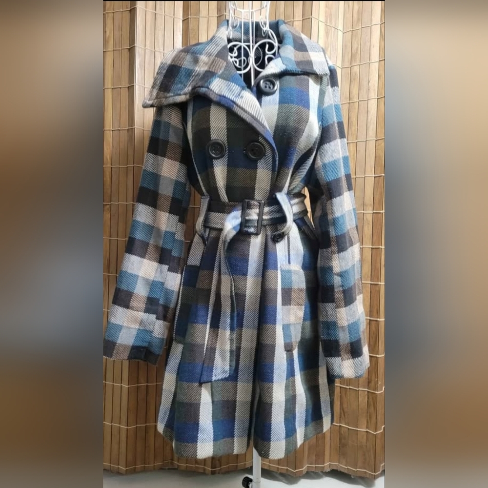 Womans Jacket - Picture 10 of 10